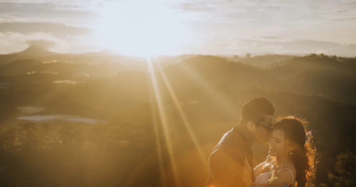 How to Shoot an Engagement Session (A Practical Playbook)
