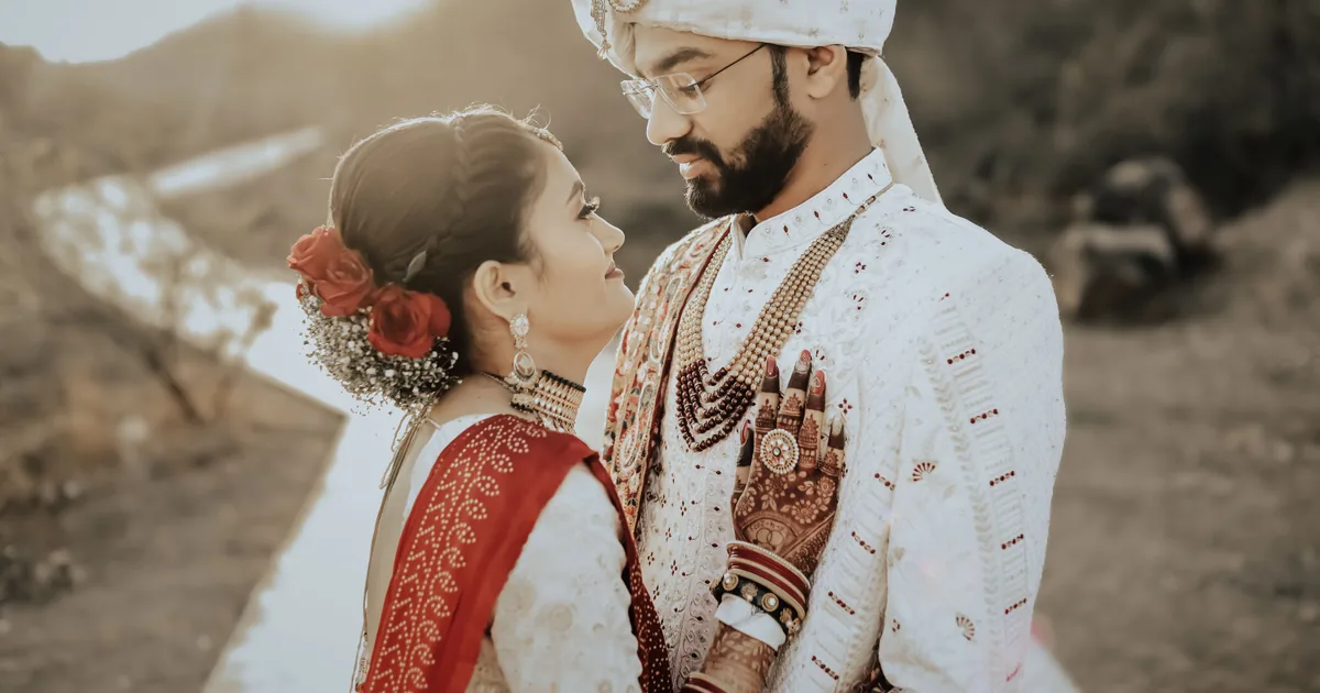 Wedding Photography Packages: Examples and What to Include