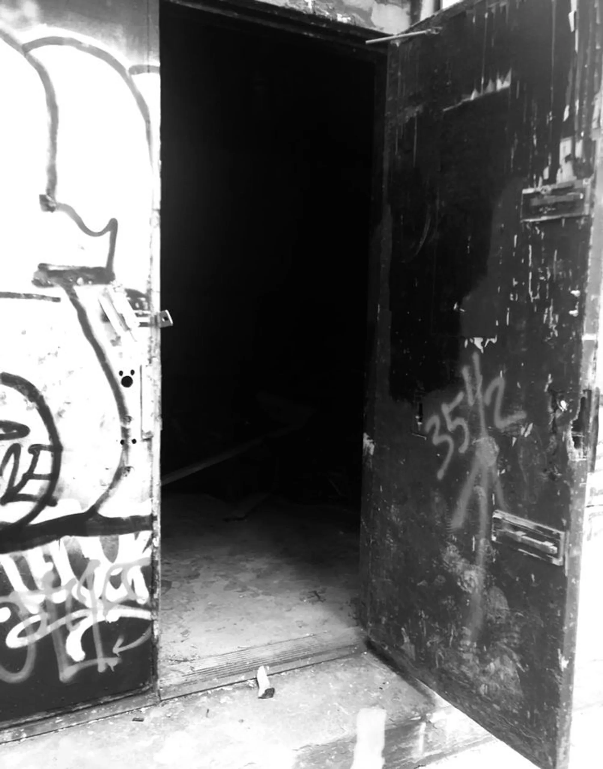 Vault - photography by @xtxckx